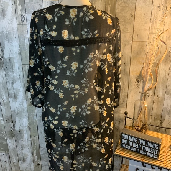 Emory Park sheer cover up. Size 1X - Picture 5 of 6